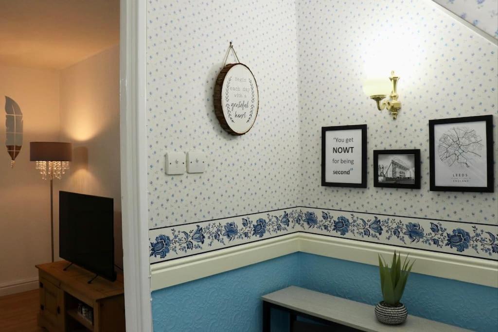 Lovely Staycation With Family Free Parking & Wifi Leeds  Exterior foto